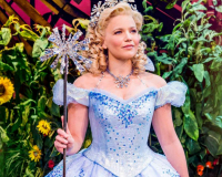 Suzie-Mathers-(Glinda)_Photo-By-Matt-Crockett_5567_RT_sm