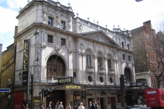 Wyndhams_Theatre_London_2006-04-17